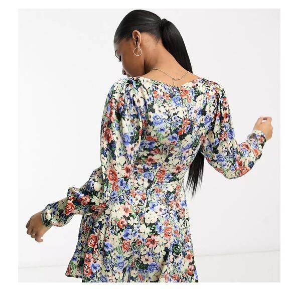 ASOS Design Cupped Satin Tea Romper in Floral Print Size 10 - Picture 2 of 15